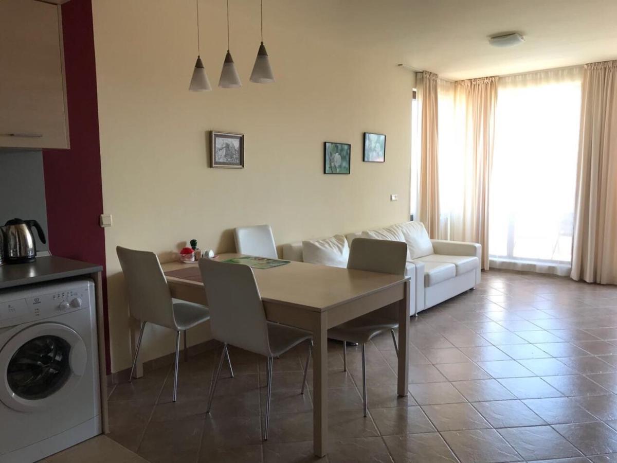 Apartment 2Br, Тристаен In Complex Green Life Sozopol Eksteriør billede
