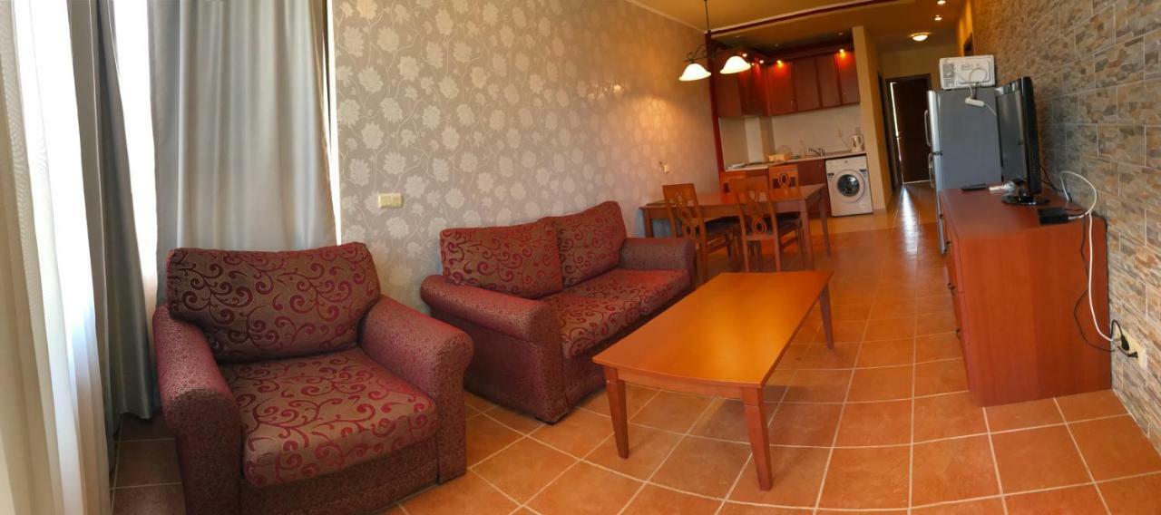 Apartment 2Br, Тристаен In Complex Green Life Sozopol Eksteriør billede